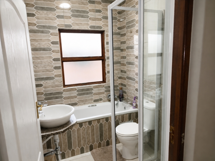 3 Bedroom Property for Sale in Waterval East North West